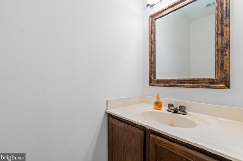 5945 First Landing Way, Springfield VA  22015-2603 exterior