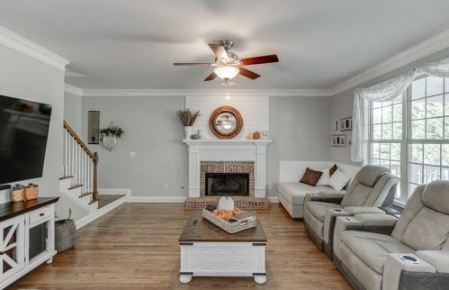 6180 Lake Windsor Pkwy, Buford, GA 30518-7336