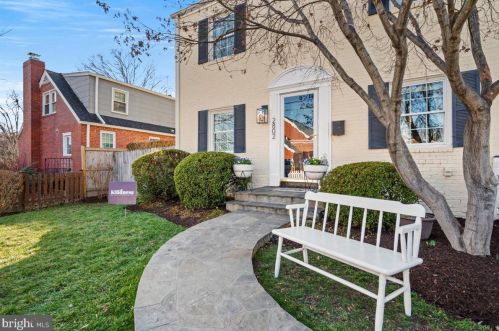 2802 Cameron Mills Rd, Alexandria, VA 22302-2501