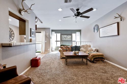 5320 Colodny Dr, Calabasas, CA 91301-2663