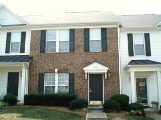 5308 Jocelyn Ln, Charlotte NC  28269-6184 exterior