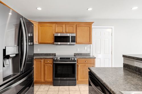 87 Copperline Dr, Chichester NH  03234-4002 exterior