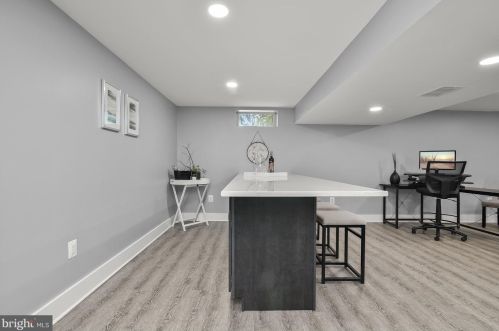 6018 River Meadows Dr, Columbia MD  21045-3825 exterior