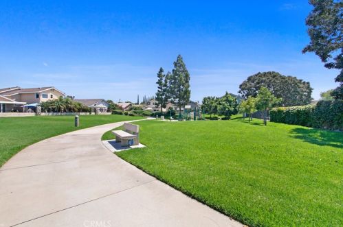 25 Brookfield, Irvine, CA 92604-3201