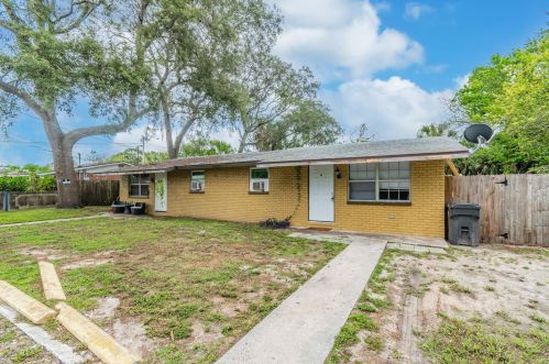 12319 9th St, Tampa, FL 33612-3572