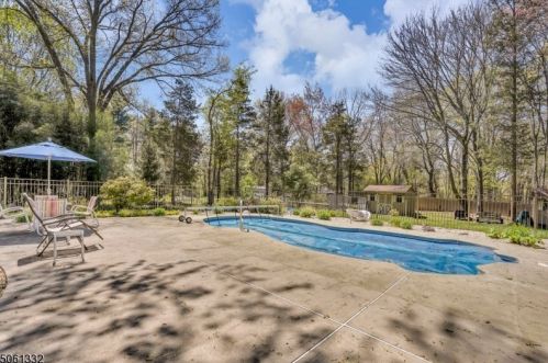 77 Claire Dr, Bridgewater, NJ 08807-1851