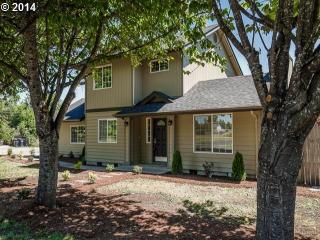 2651 31st St, Springfield OR  97477-7924 exterior