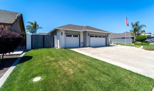 743 Hawes Ln, Ripon, CA 95366-2234