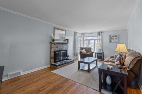 1611 Worcester Dr, Pittsburgh, PA 15243-1533