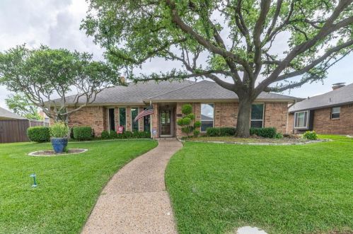 1929 Branch Hollow Dr, Carrollton, TX 75007-1501