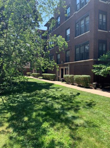 1441 Greenleaf Ave, Chicago, IL 60626-2889