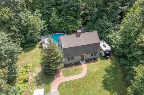 98 Beech Hill Rd, Weare, NH 03281-4315