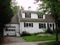 18 Heatherland Rd, Newton, MA 02461-2111