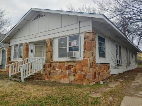 2115 Hurley Ave, Fort Worth, TX 76110-1860