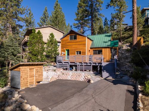 16232 Old Highway Dr, Truckee, CA 96161-3520