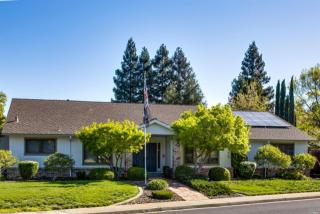 172 Auburn Way, Vacaville CA  95688-3561 exterior