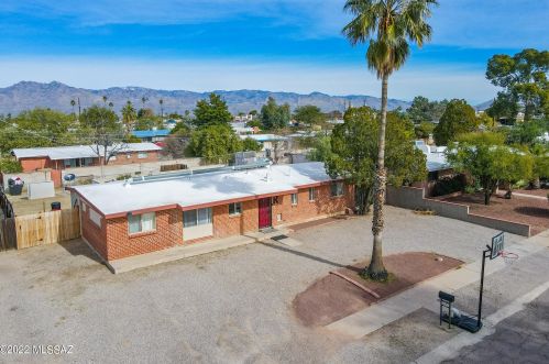 5631 Cooper St, Tucson, AZ 85711-3815