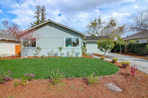 1689 Columbia Dr, Mountain View, CA 94040-3638