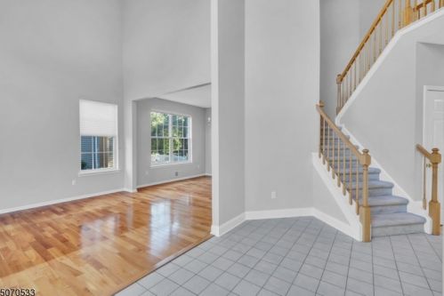 15 Jarman Pl, Bridgewater, NJ 08807-5580