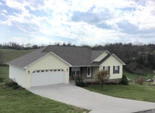 138 Henley St, Tazewell TN  37879-3913 exterior