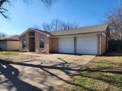 3600 Anglin Dr, Fort Worth, TX 76119-2184