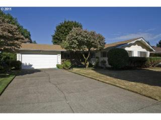 2227 102nd Ave, Portland, OR 97220-3714