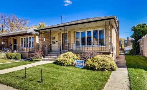 6207 Narragansett Ave, Chicago, IL 60638-4232