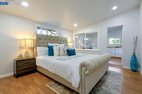 2072 Everglade St, Hayward CA  94545-4737 exterior