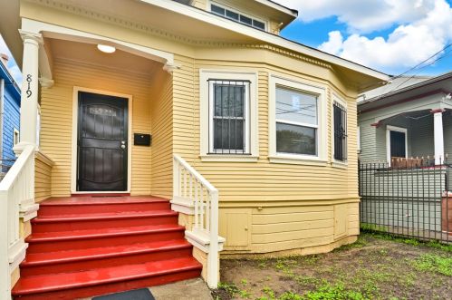 819 35th St, Oakland, CA 94608-4316