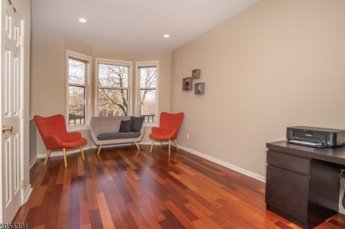471 Hartford Dr, Nutley, NJ 07110-3943