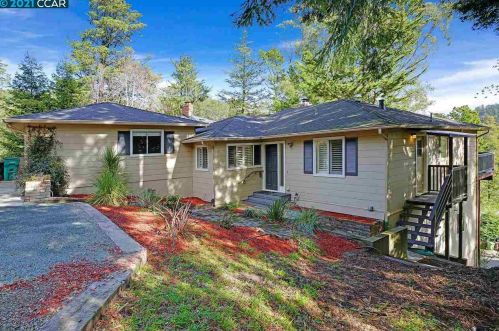 19 Homeglen Ln, Oakland, CA 94611-1406