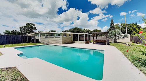 2420 Coral Way, Lakeland FL  33801-6104 exterior