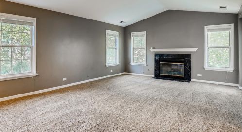 287 Green Knoll Ln, Streamwood, IL 60107-1981