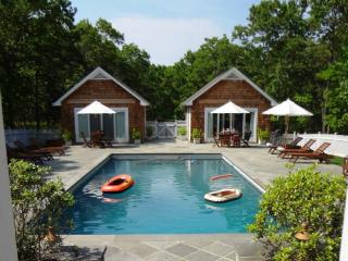421 Edge Of Woods Rd, Watermill NY  11976-2339 exterior