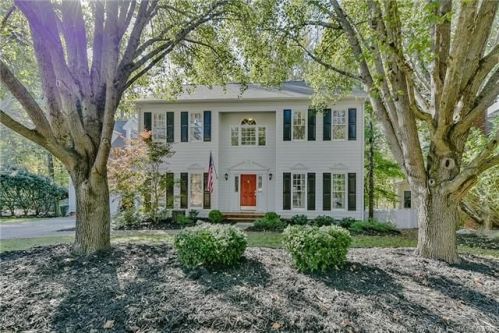 5605 Providence Glen Rd, Charlotte, NC 28270-3711