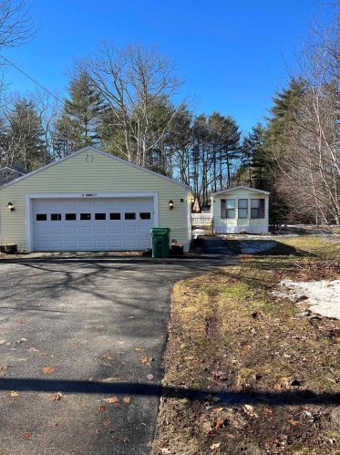 5 James Rd, Fremont, NH 03044-3214