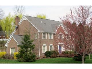 529 Brookdale Dr, Pittsburgh PA  15215-1017 exterior