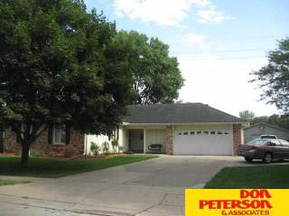 1116 Jones Dr, Fremont, NE 68025-2118