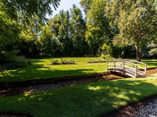 2222 Walker Ln, Salt Lake City UT  84117-7618 exterior