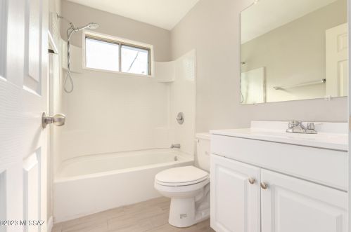 701 Santa Paula St, Tucson AZ  85706-7612 exterior