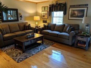 122 Windward Ln, Hillcrest, IL 61068-9057