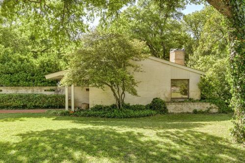 3240 Preston Hollow Rd, Fort Worth, TX 76109-2051