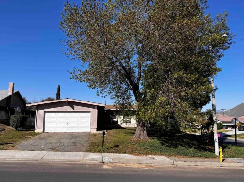 6545 45th St, Riverside, CA 92509-7210