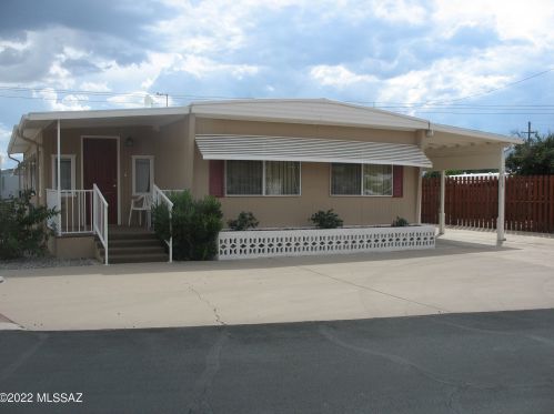5707 Box R St, Tucson, AZ 85713-6333