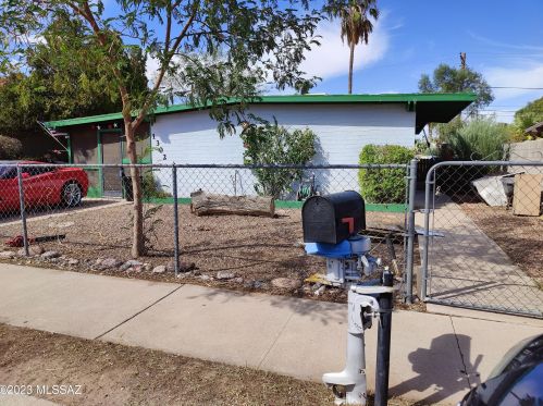 1302 Kleindale Rd, Tucson, AZ 85705-3420