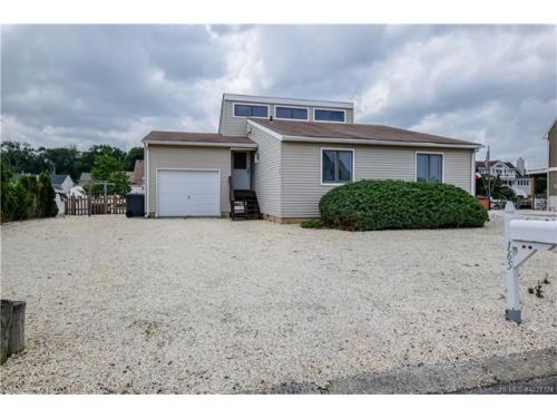 165 Bruce Dr, Cedar Bonnet Island, NJ 08050-3608