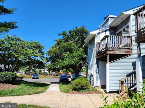 8619 Beekman Pl, Alexandria, VA 22309-1697