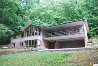 320 Greystone Heights Rd, Gatlinburg, TN 37738-3027