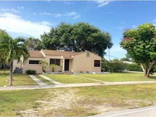 53 143rd St, Miami, FL 33161-2757