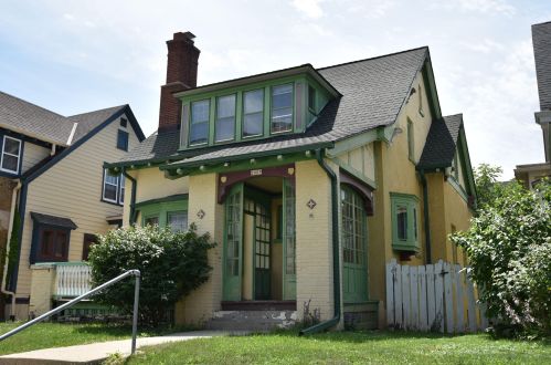 2009 Kenwood Blvd, Milwaukee, WI 53211-3310